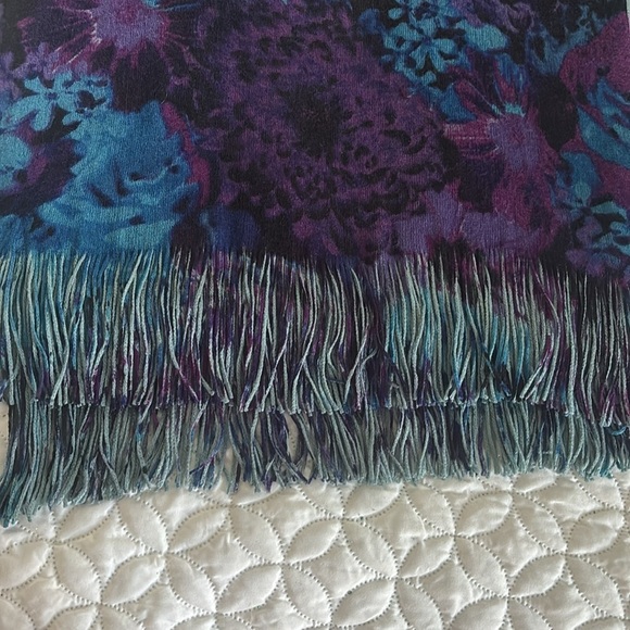 Layers by Lizden Floral Scarf Pashima with Fringe - Picture 3 of 10